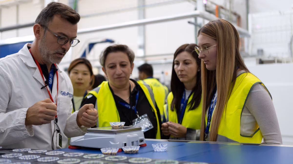 About 50 participants deepened their knowledge of cake production through technical presentations, pilot-scale experiments, and product evaluations during the GEA Bake Tech Master event at GEA in Italy. Source GEA